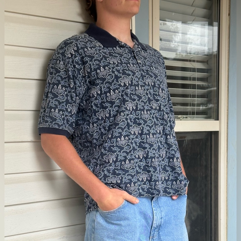 XL dark blue floral loose fitting shirt